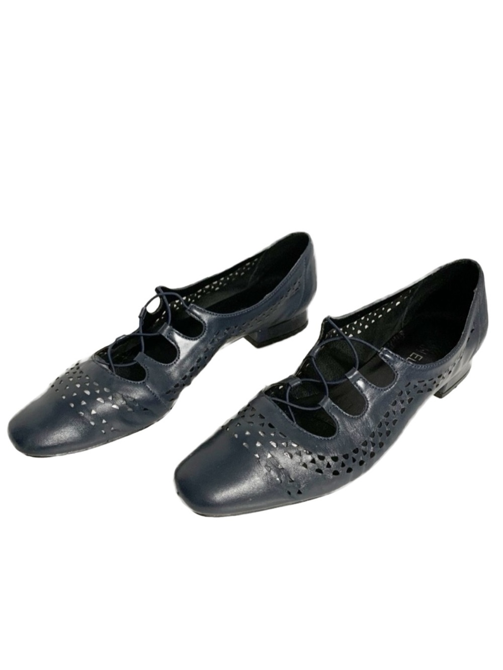VANELi Fabra Nappa Leather Perforated Ghillie Lace Skip On Shoe Rounded Toe Navy